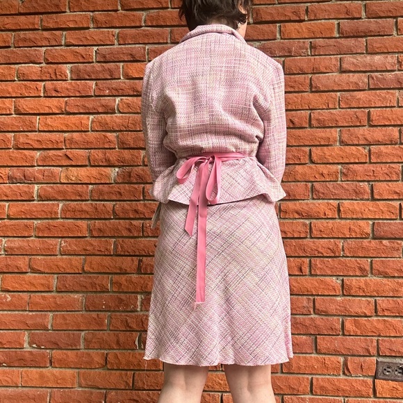 Pink tweed suit set - Picture 3 of 16